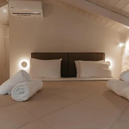 Novel With Private Pool, By Zantewize Βίλα