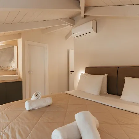 Novel With Private Pool - Sleeps 14, By Zantewize Pandokrátor