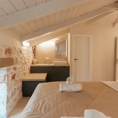 Novel With Private Pool - Sleeps 14, By Zantewize Villa *