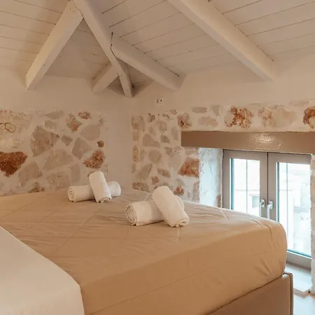 Villa Novel With Private Pool - Sleeps 14, By Zantewize Pandokrátor