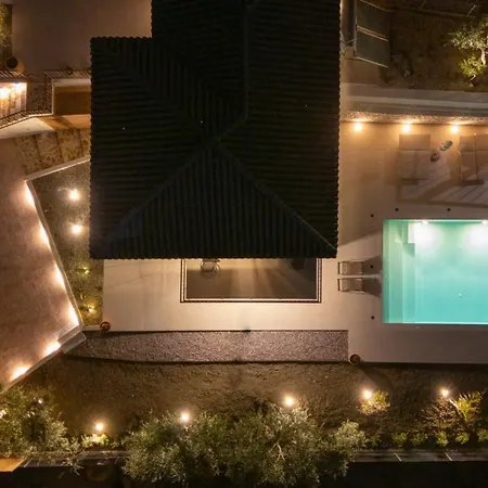 Villa Novel With Private Pool - Sleeps 14, By Zantewize