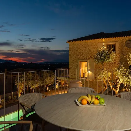 Novel With Private Pool - Sleeps 14, By Zantewize