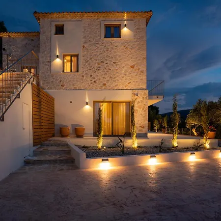 Novel With Private Pool - Sleeps 14, By Zantewize Villa