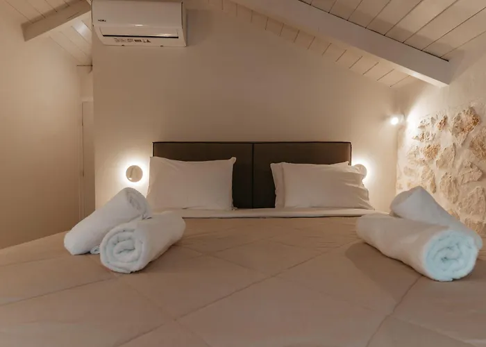 Novel With Private Pool, By Zantewize Βίλα