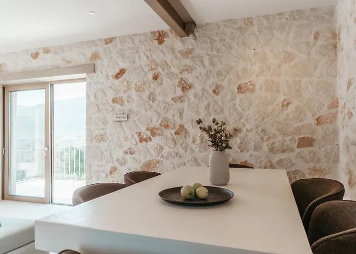 Novel With Private Pool, By Zantewize Βίλα *