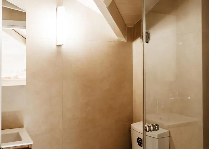 Novel With Private Pool, By Zantewize Παντοκράτωρ