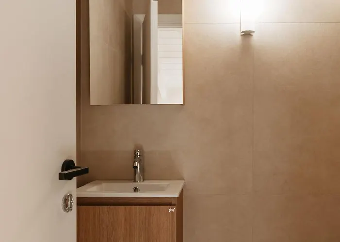 Novel With Private Pool, By Zantewize Βίλα