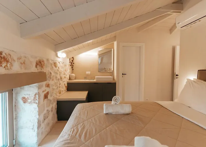 Novel With Private Pool, By Zantewize Βίλα *