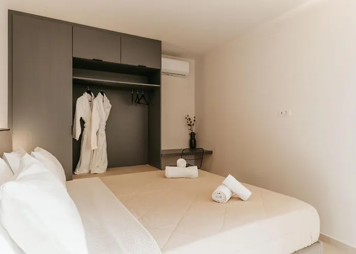 Βίλα Novel With Private Pool, By Zantewize *