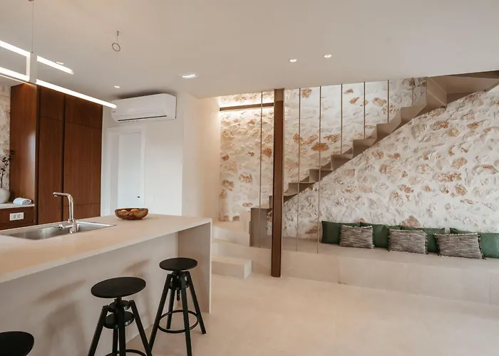 Novel With Private Pool, By Zantewize Villa *